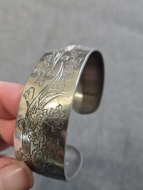 Kirk Stieff Pewter Women's Cuff Bracelet Flower of the Month- Narcissus December